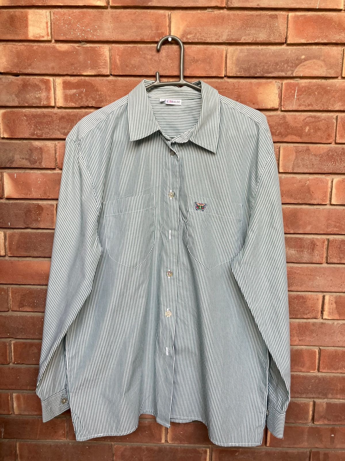 Original condition photo of L’Araldo pinstriped double-pocket shirt