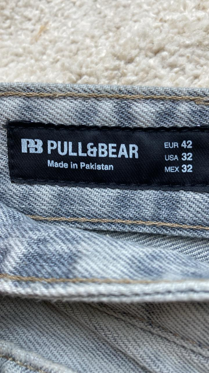 Pull&Bear brand and size label, USA 32